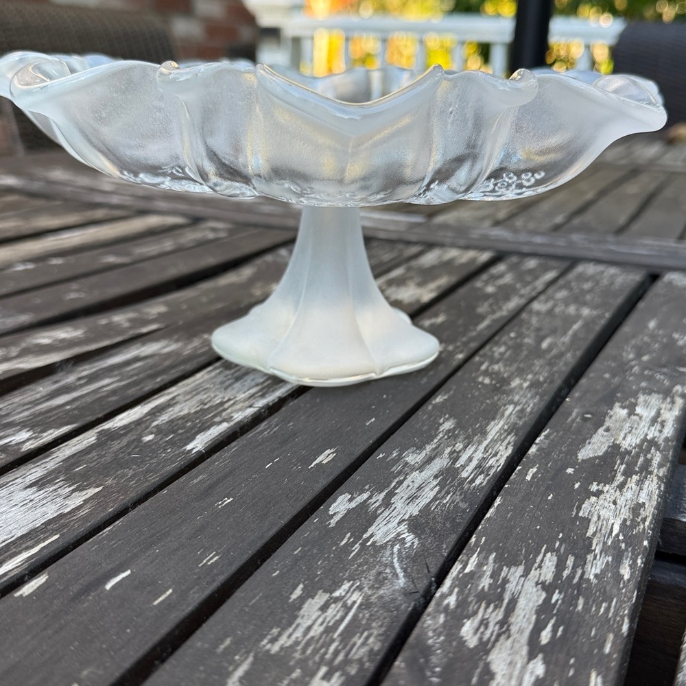 Vintage MIKASA West Germany “Christmas story” frosted glass footed bonbon plate - Picture 5 of 12